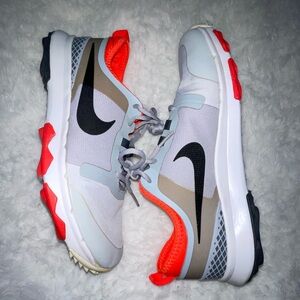 Men’s Nike size 10 excellent shoes hardly worn